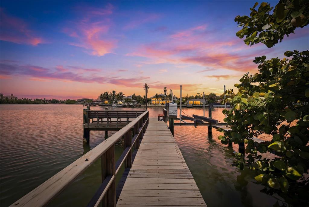 3666 BELLE VISTA DRIVE E, ST PETERSBURG, FL — photo 3 of 65