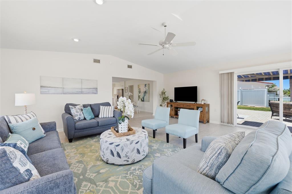 3666 BELLE VISTA DRIVE E, ST PETERSBURG, FL — photo 5 of 65