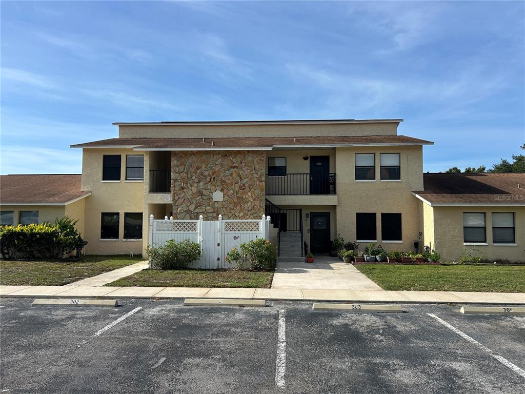 6301 58TH STREET N UNIT 305