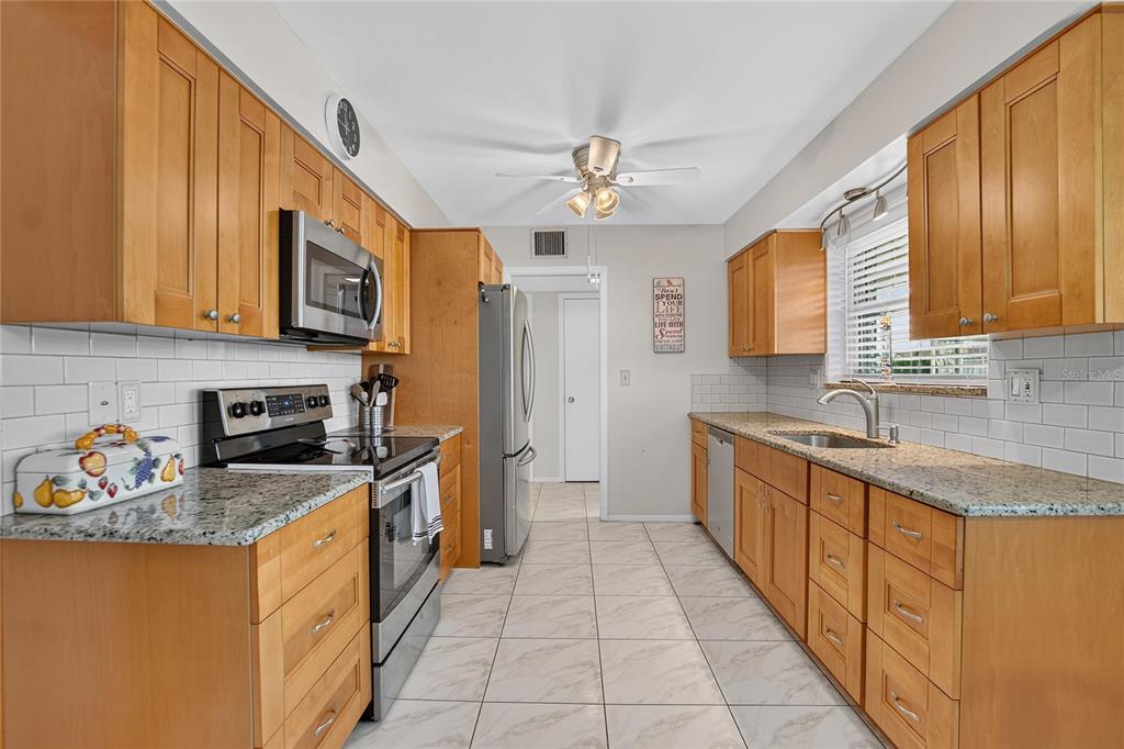 1517 ALLEGHENY DRIVE, SUN CITY CENTER, FL — photo 4 of 30