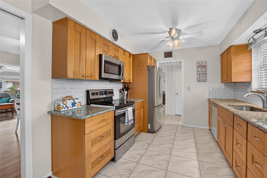 1517 ALLEGHENY DRIVE, SUN CITY CENTER, FL — photo 5 of 30