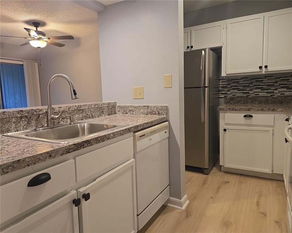 160 LIVE OAK WOODS COURT UNIT 4D, DELTONA, FL — photo 3 of 28