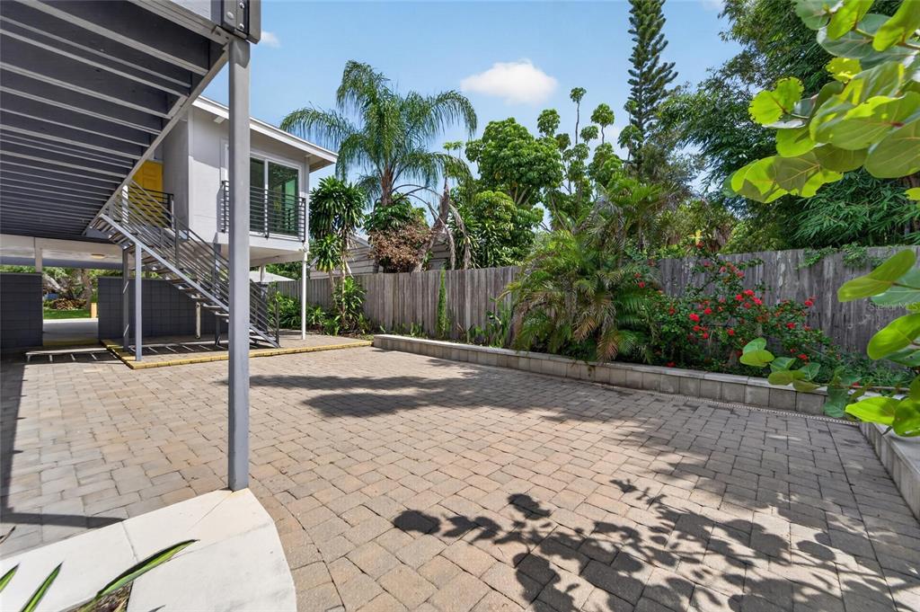 1236 13TH STREET, SARASOTA, FL — photo 4 of 30