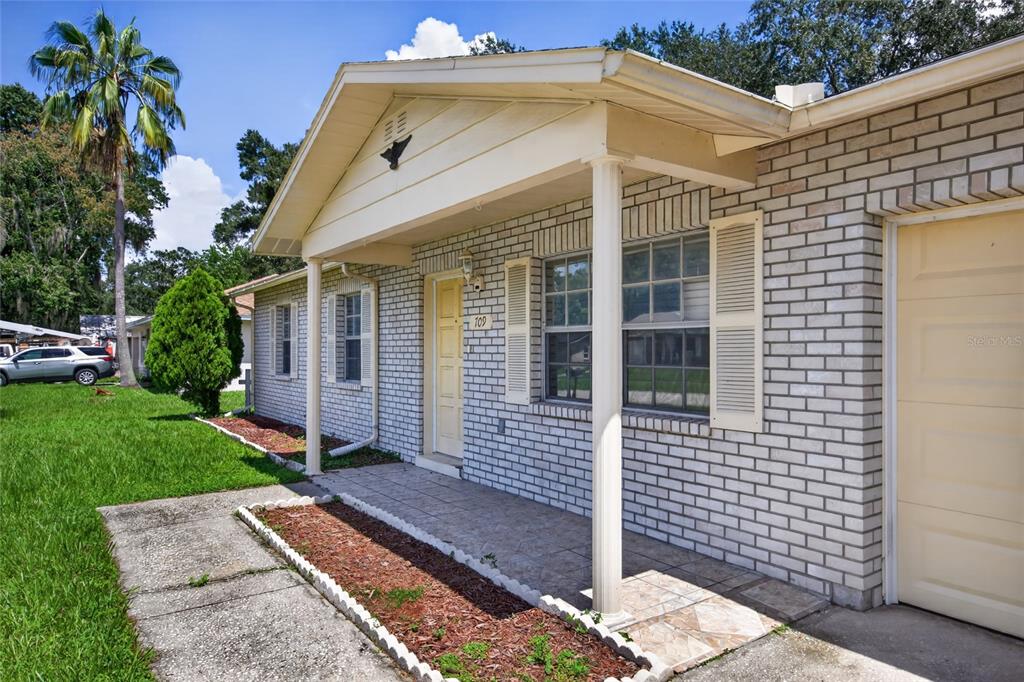 709 HEMLOCK LANE, LAKELAND, FL — photo 2 of 30