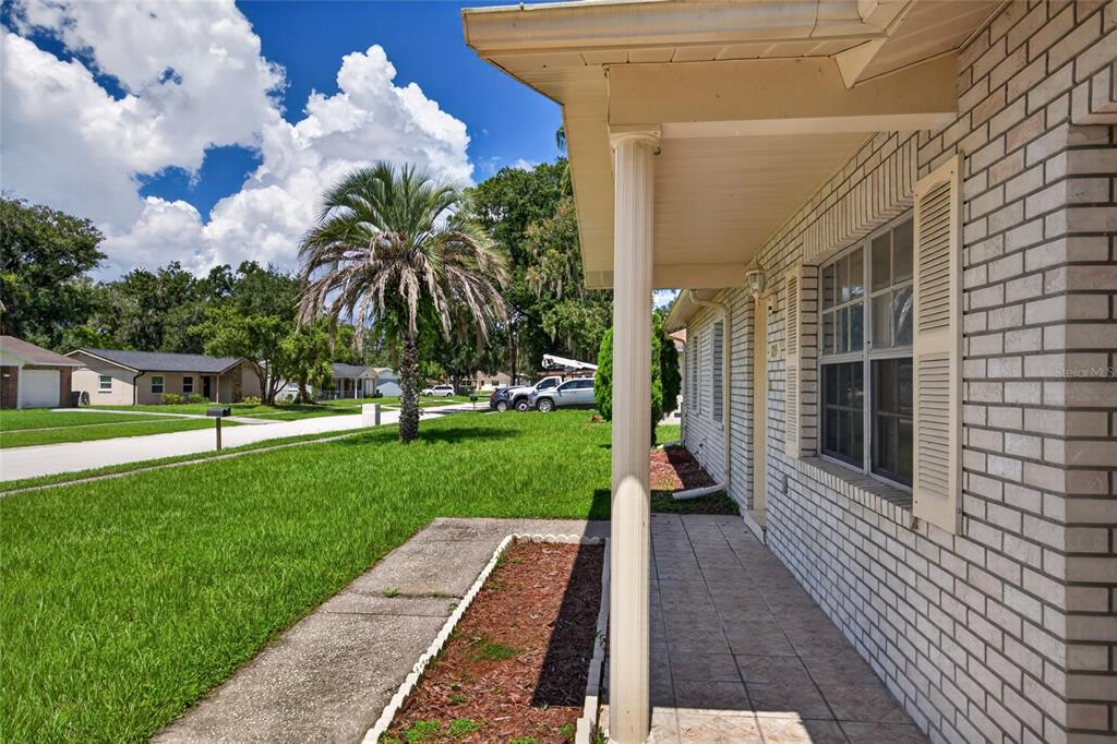 709 HEMLOCK LANE, LAKELAND, FL — photo 3 of 30