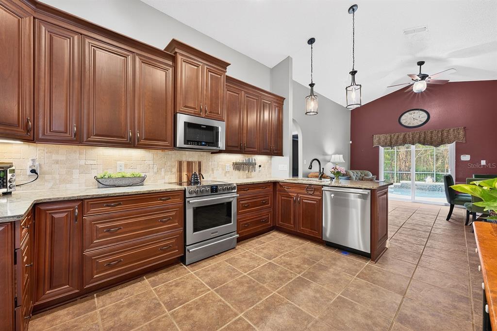 10223 DEAN POINT PLACE, ORLANDO, FL — photo 4 of 23