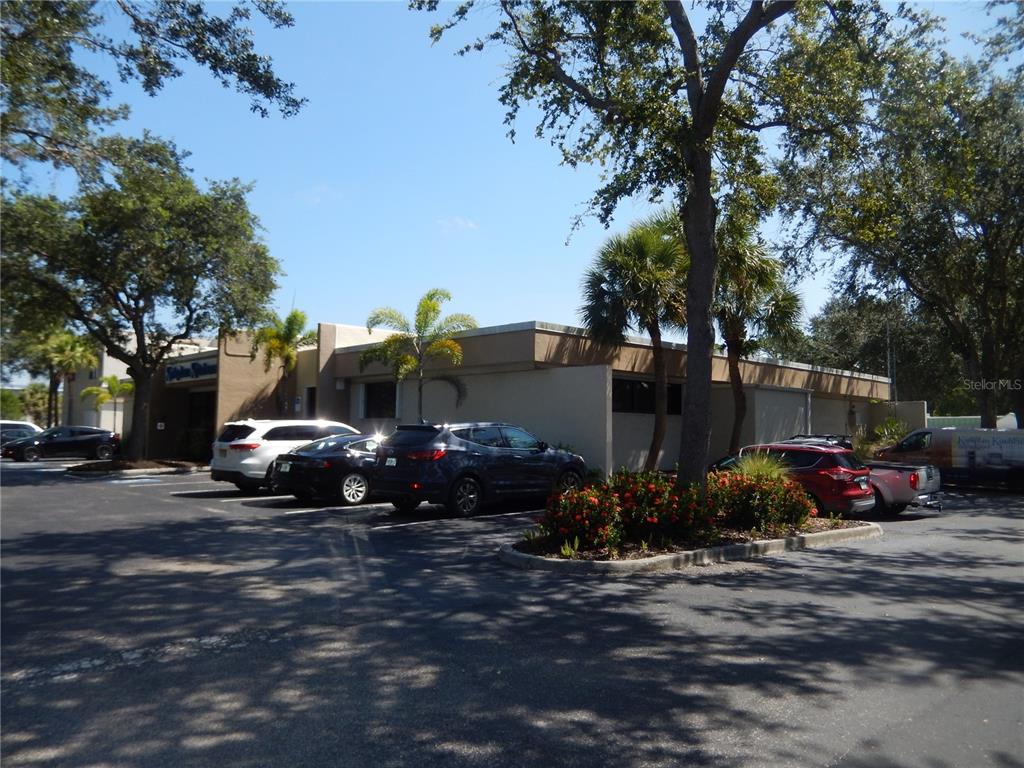 2015 CATTLEMEN ROAD, SARASOTA, FL — photo 2 of 30