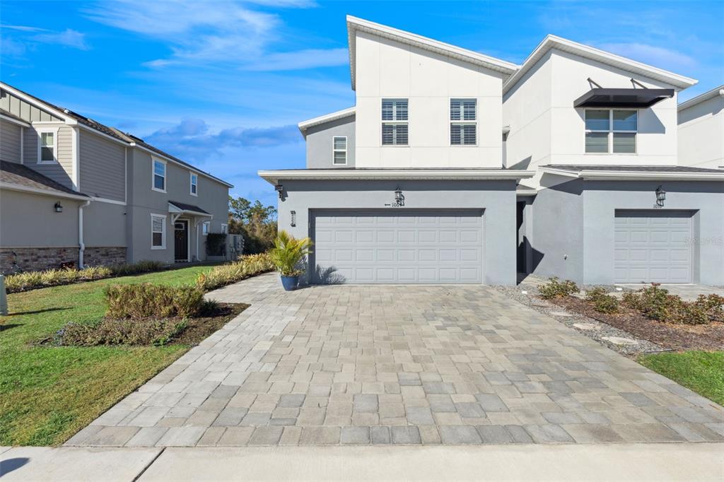 1064 SPRING PALMS LOOP