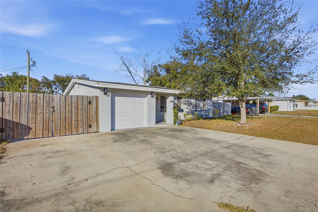 4681 55TH AVENUE N, ST PETERSBURG, FL — photo 4 of 30