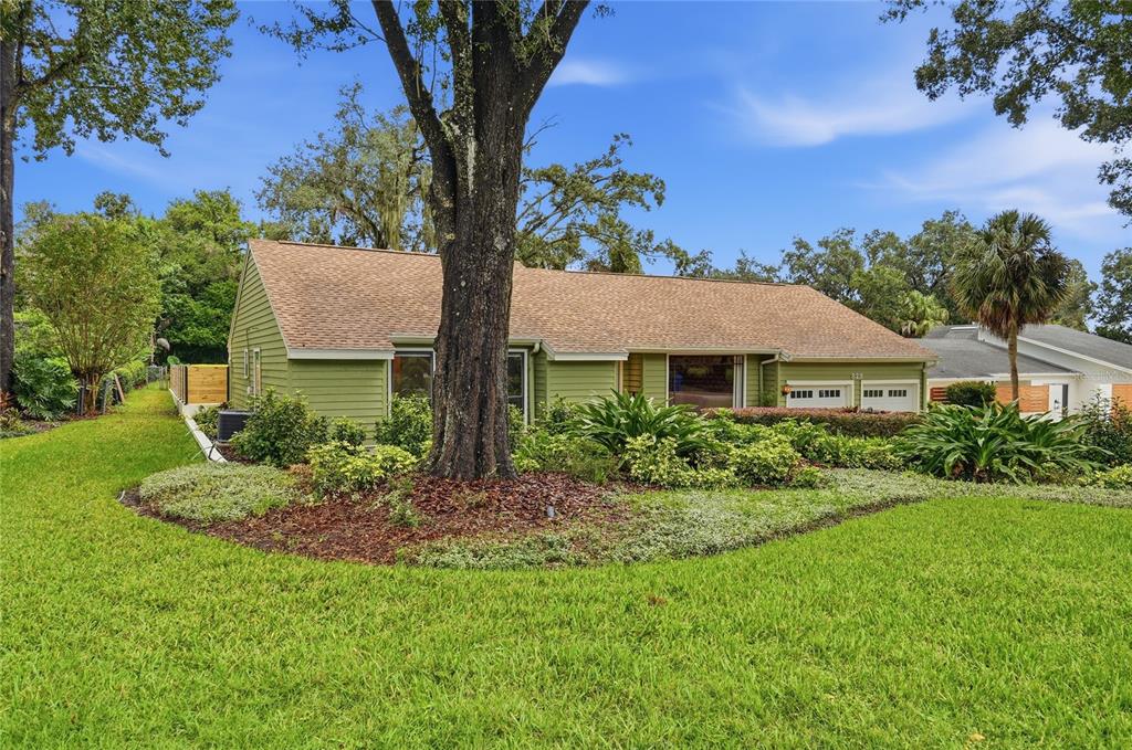 828 BROOKWOOD DRIVE, LAKELAND, FL — photo 3 of 30