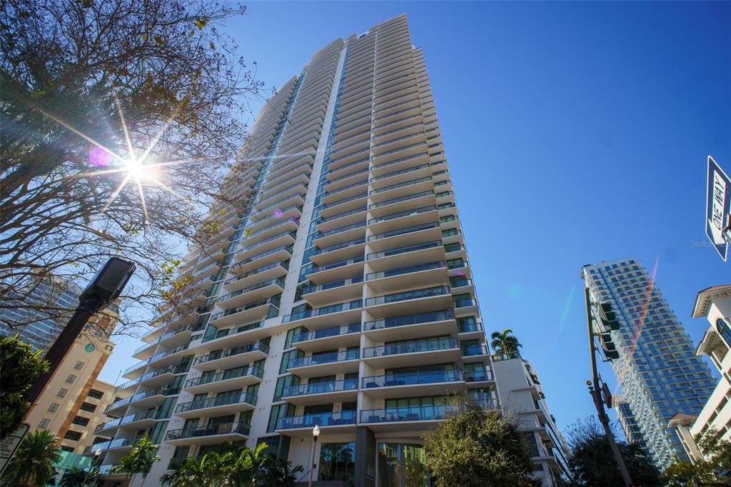 100 1ST AVENUE N UNIT 3803