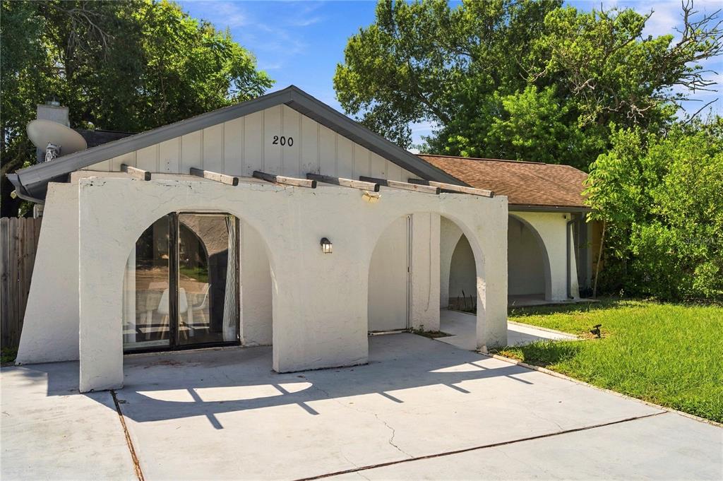 200 TWIN LAKE DRIVE, LARGO, FL — photo 4 of 30