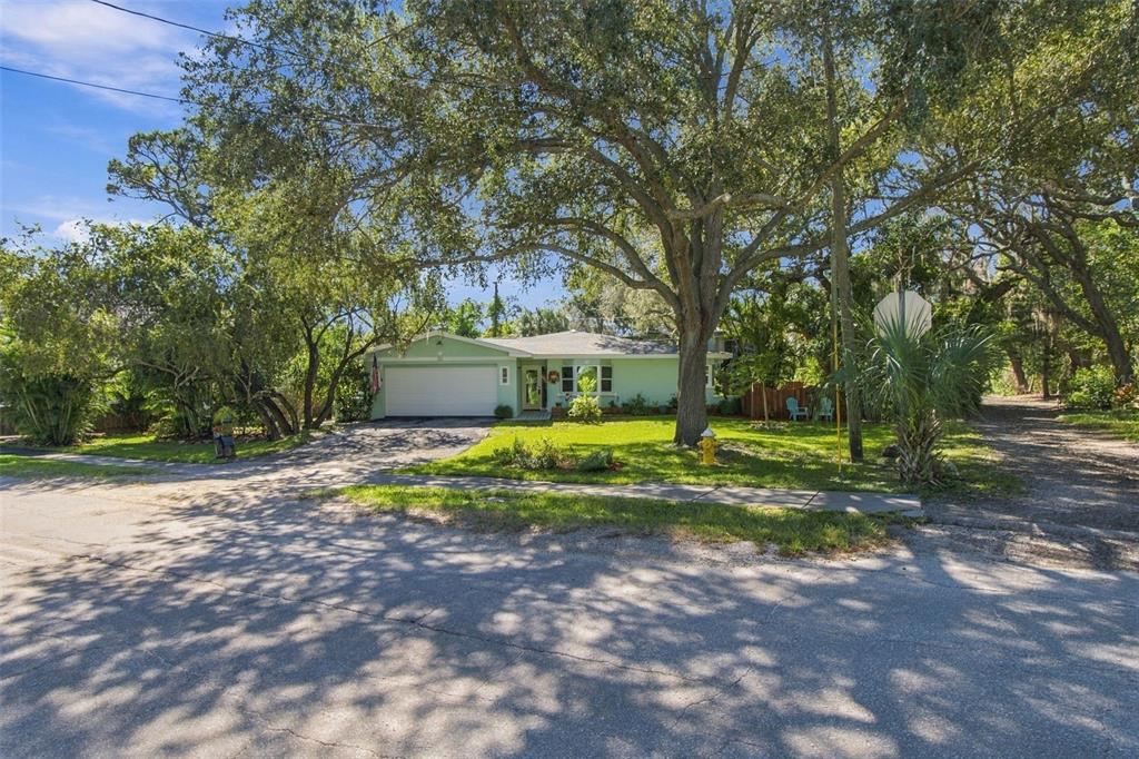 395 GEORGIA AVENUE, CRYSTAL BEACH, FL — photo 4 of 62