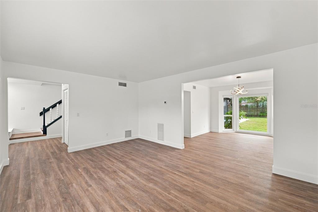 6107 OAK FERN COURT, TEMPLE TERRACE, FL — photo 3 of 30