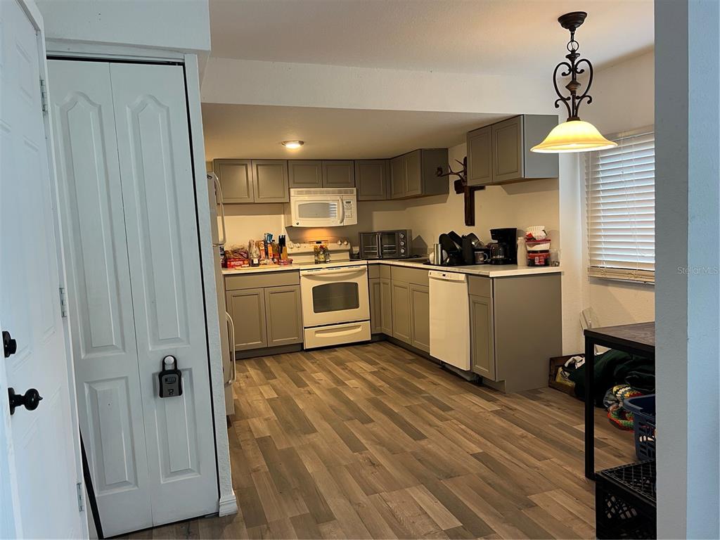 124 COTTON COURT, AUBURNDALE, FL — photo 4 of 8