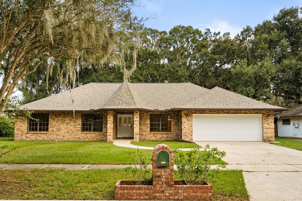 4906 BRIAR OAKS CIRCLE