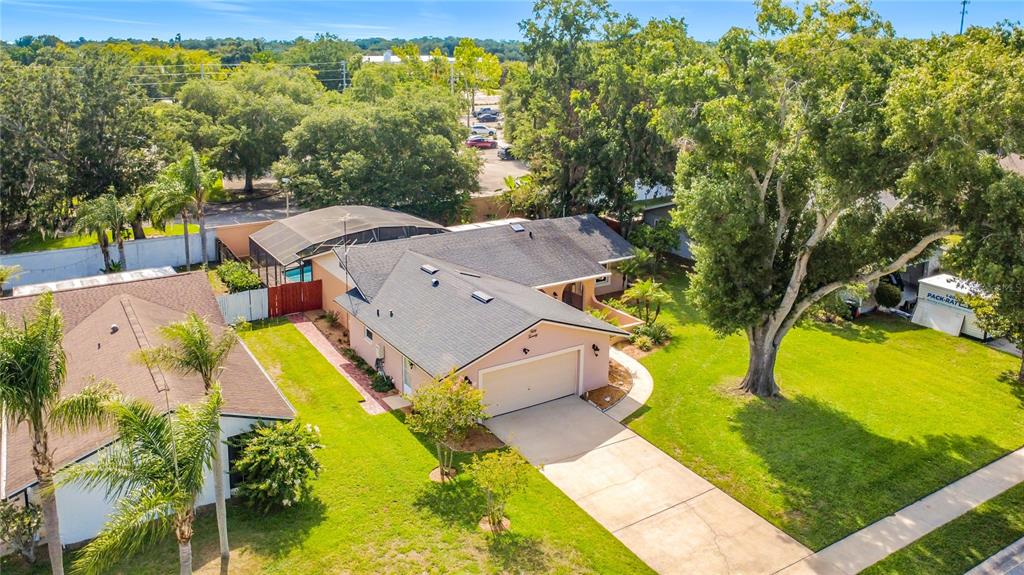 5020 THE OAKS CIRCLE