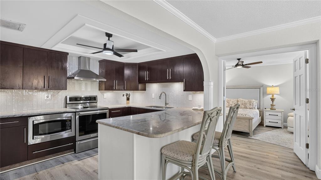 1480 GULF BOULEVARD UNIT 601, CLEARWATER BEACH, FL — photo 5 of 30
