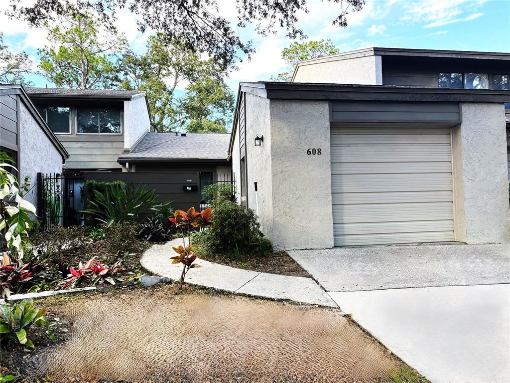 608 WOODRIDGE DRIVE