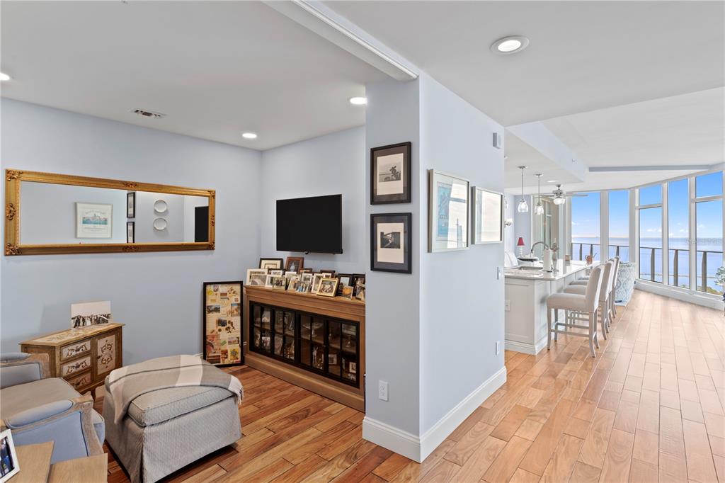 175 1ST STREET S UNIT 2307, ST PETERSBURG, FL — photo 4 of 64