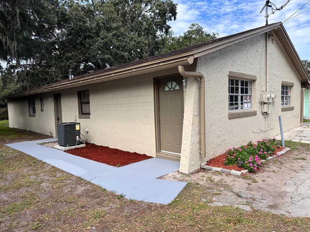 410 ROSLAND DRIVE