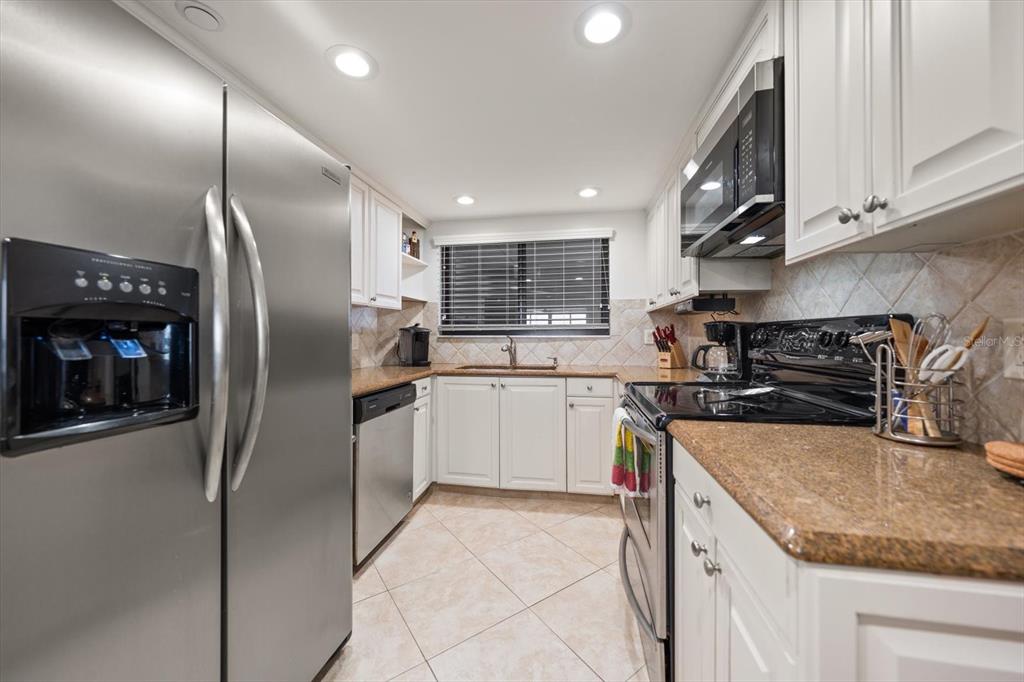1290 GULF BOULEVARD UNIT 2004, CLEARWATER, FL — photo 5 of 29