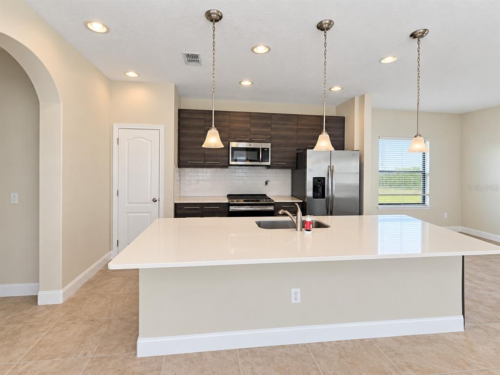 196 KENNY BOULEVARD, HAINES CITY, FL — photo 2 of 15