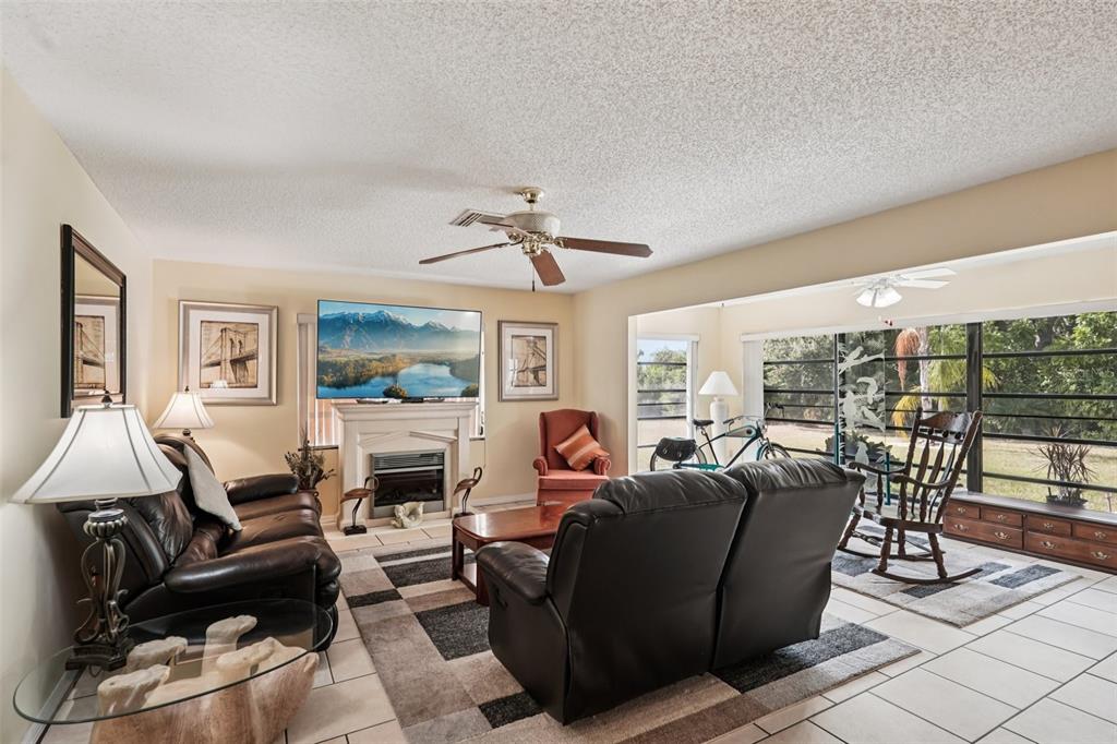 1805 NEW BEDFORD DRIVE, SUN CITY CENTER, FL — photo 3 of 30
