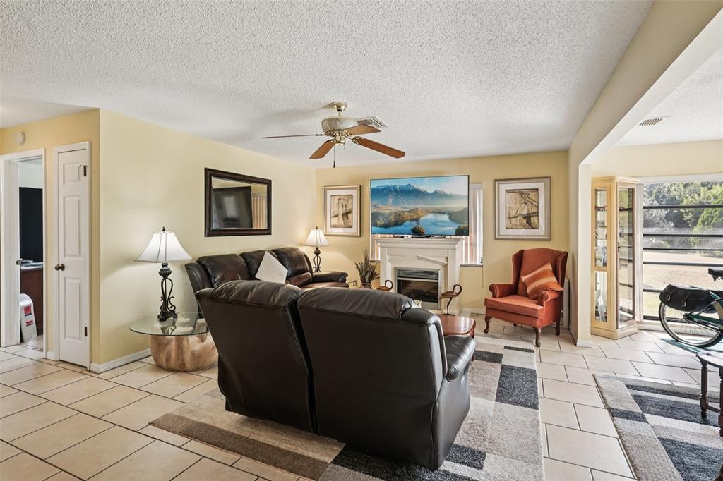 1805 NEW BEDFORD DRIVE, SUN CITY CENTER, FL — photo 4 of 30