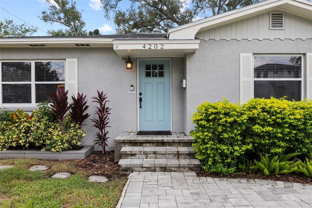 4202 W PALMIRA AVENUE, TAMPA, FL — photo 2 of 30