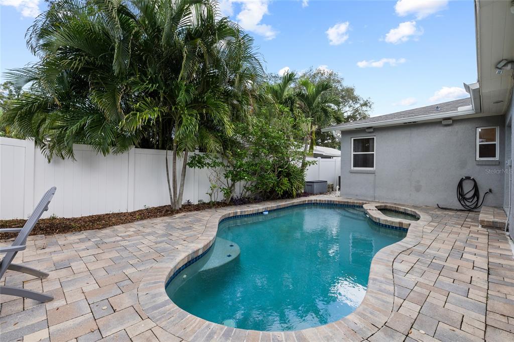 4202 W PALMIRA AVENUE, TAMPA, FL — photo 5 of 30