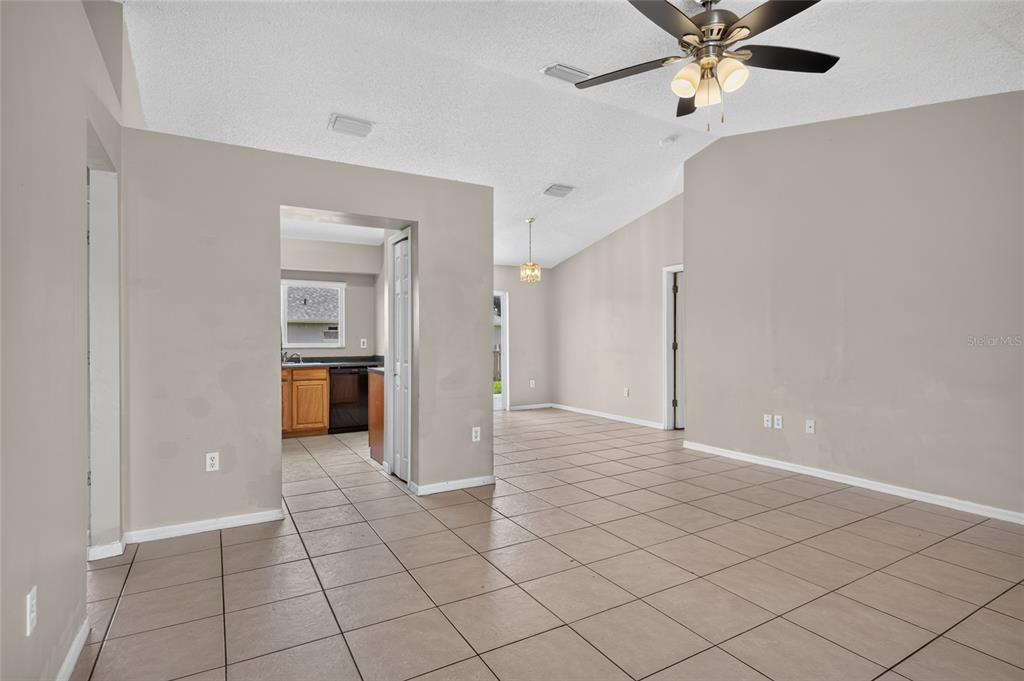 310 SHELBY BROOKE DRIVE, PLANT CITY, FL — photo 4 of 27