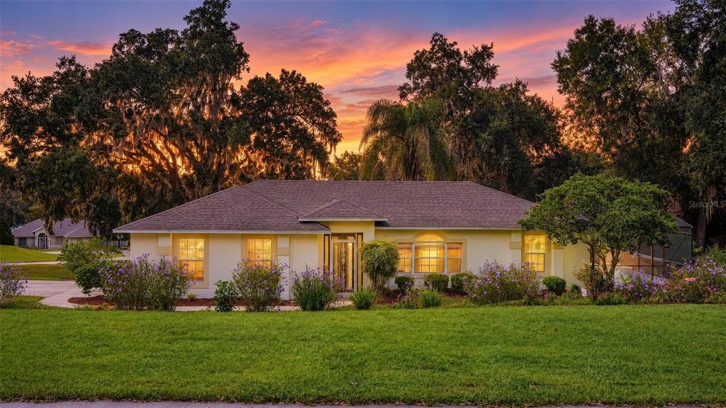 211 HANGING MOSS LANE, LADY LAKE, FL — photo 2 of 30