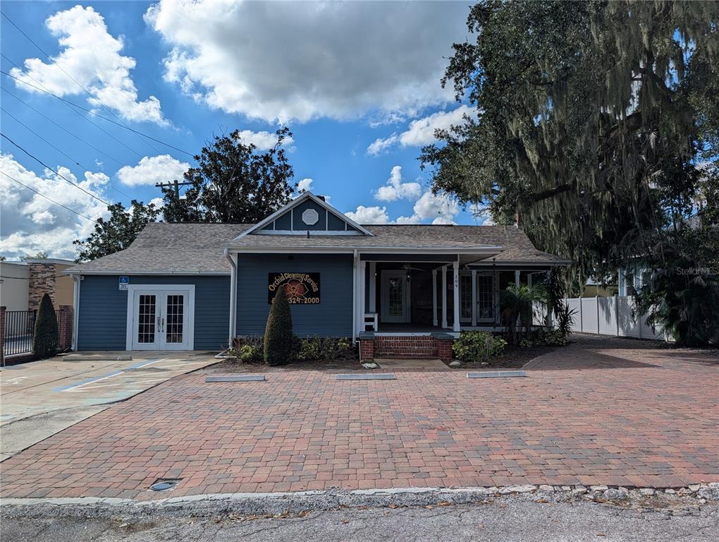 209 E BADCOCK BOULEVARD
