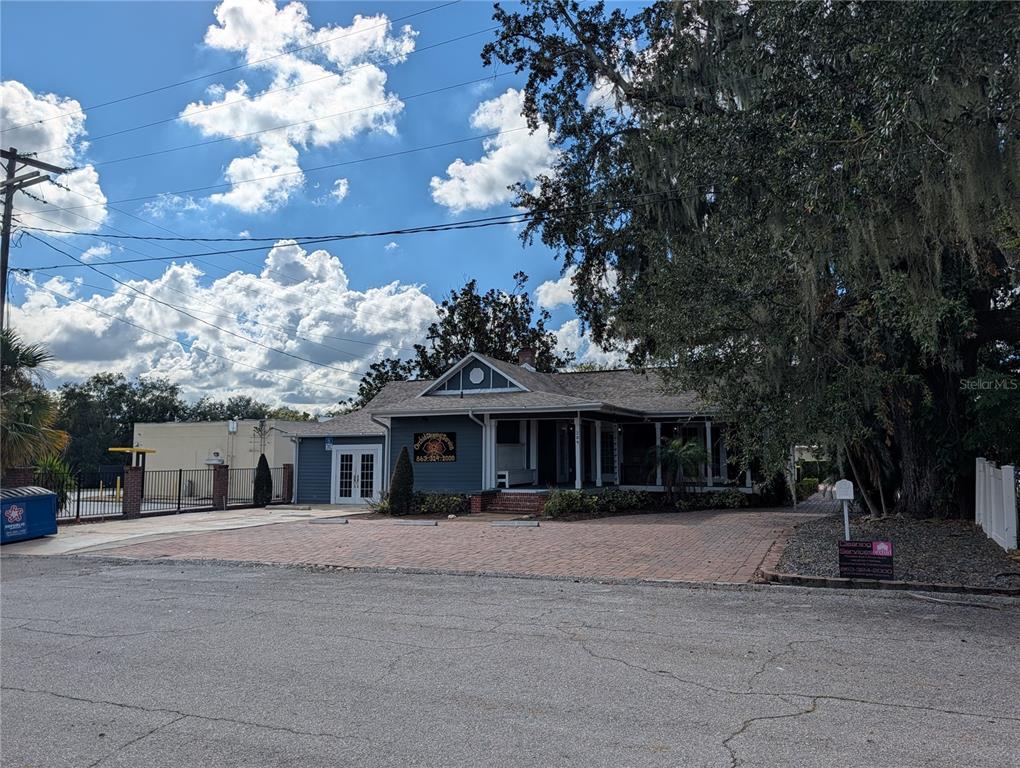 209 E BADCOCK BOULEVARD, MULBERRY, FL — photo 2 of 19