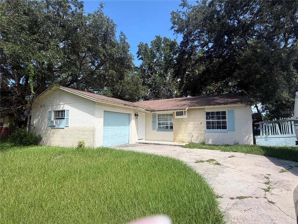 754 TRAILWOOD DRIVE