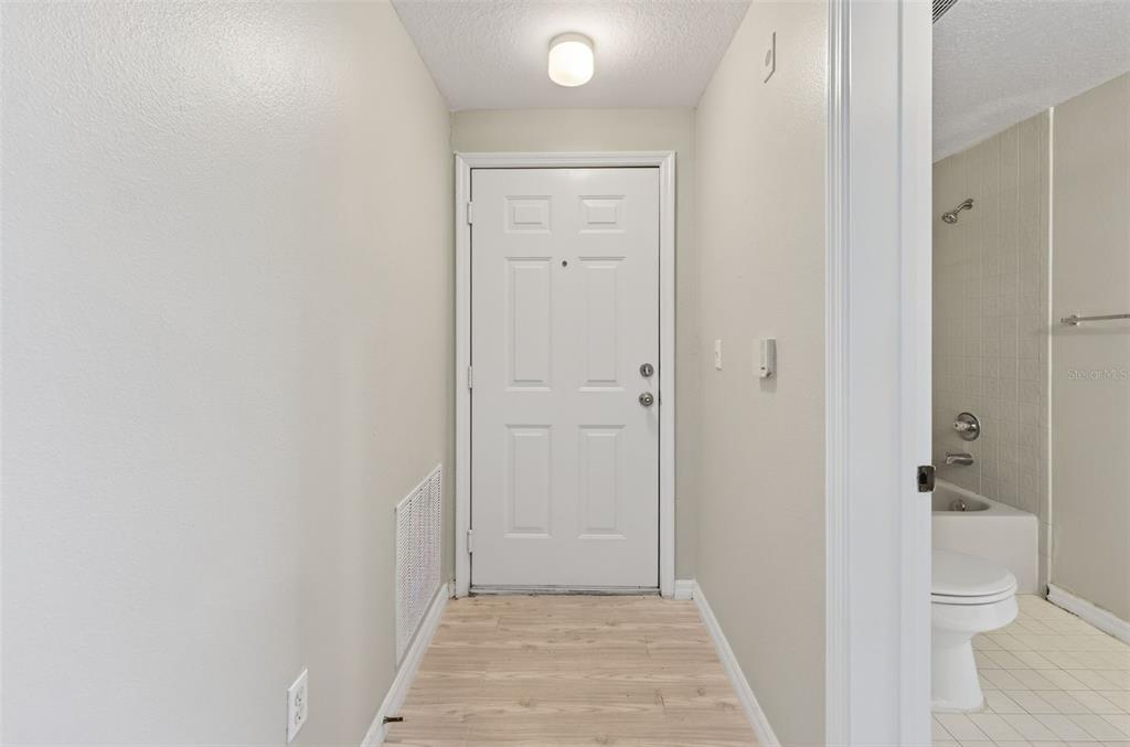 5572 METROWEST BOULEVARD UNIT 304, ORLANDO, FL — photo 3 of 30