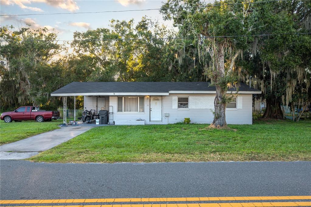 207 MOSS ROAD W