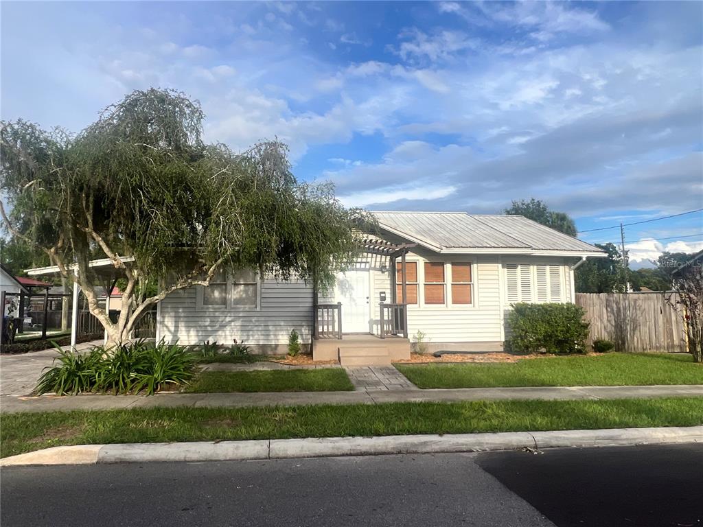 809 BRACK STREET