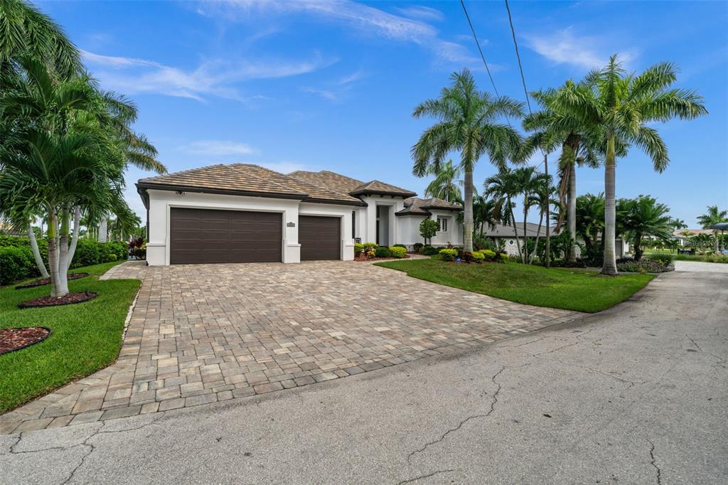 5205 SUNSET COURT, CAPE CORAL, FL — photo 5 of 30