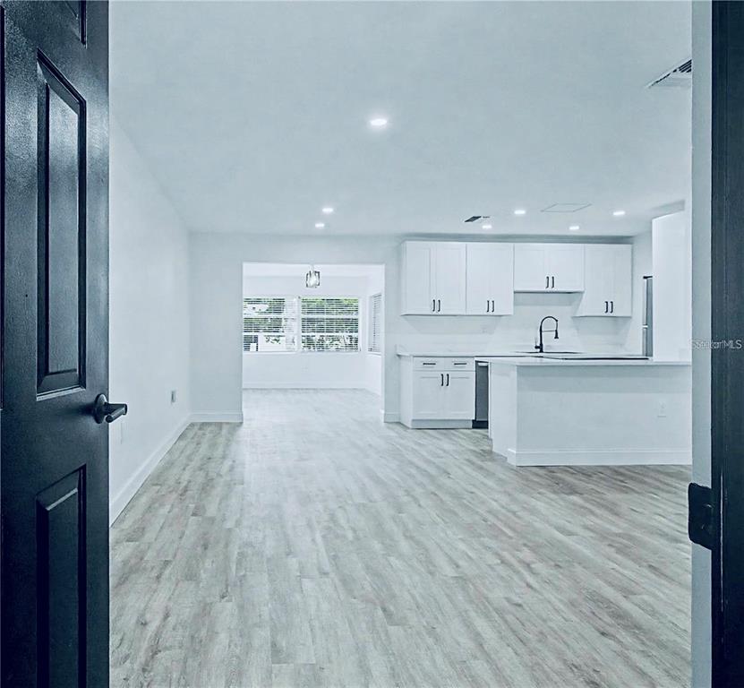 3 KANSAS STREET, BEVERLY HILLS, FL — photo 2 of 23
