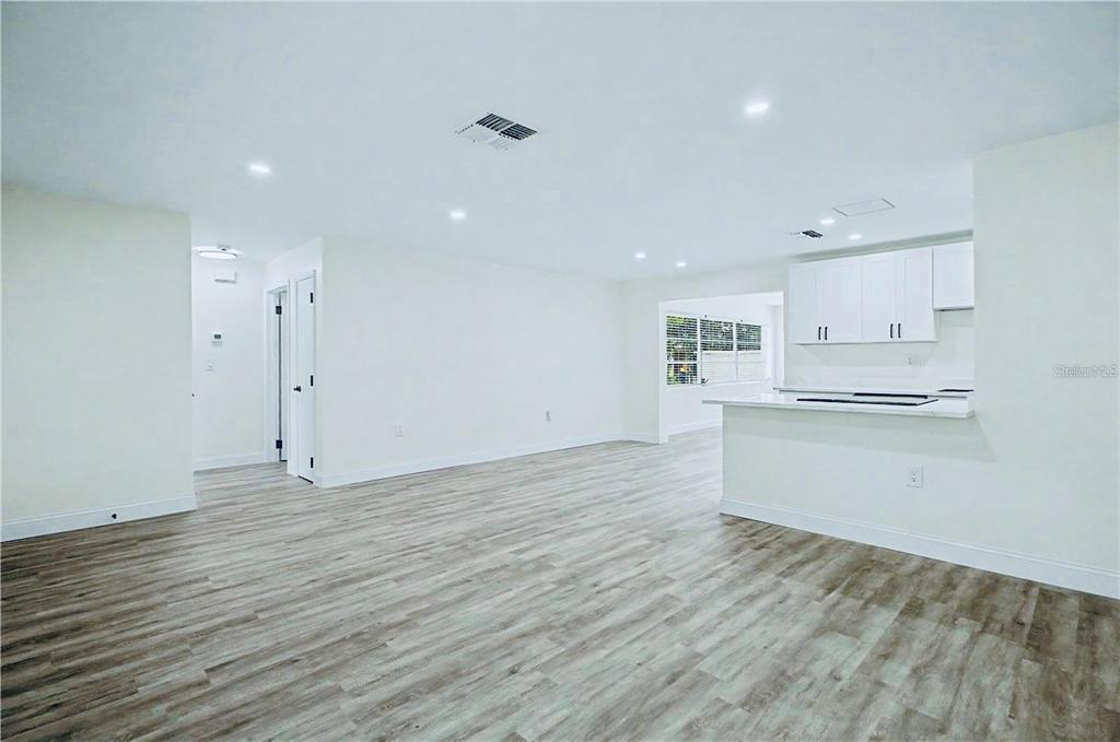 3 KANSAS STREET, BEVERLY HILLS, FL — photo 4 of 23