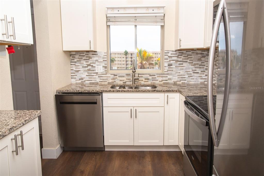 3710 LAKE BAYSHORE DRIVE UNIT k416, BRADENTON, FL — photo 3 of 30