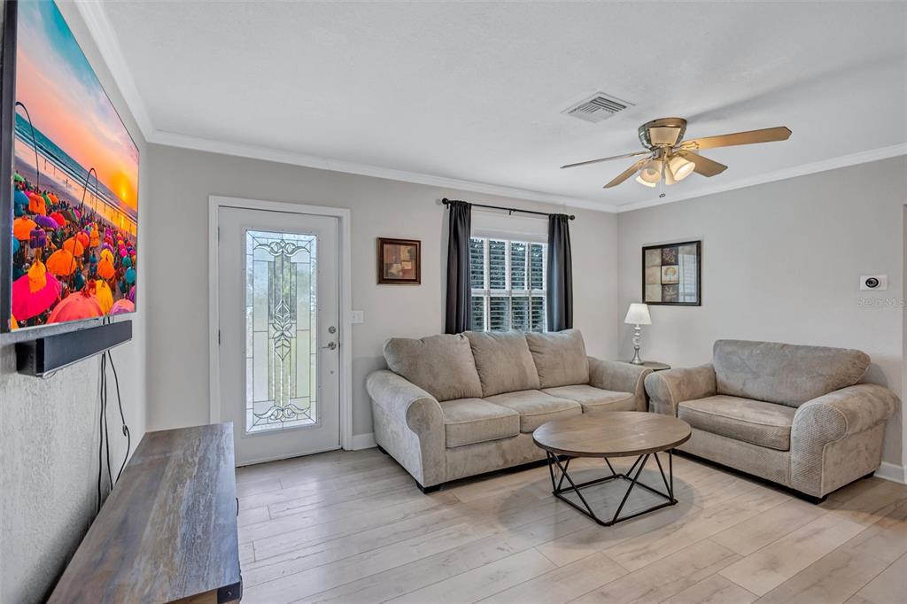 5337 2ND AVENUE N, ST PETERSBURG, FL — photo 3 of 34