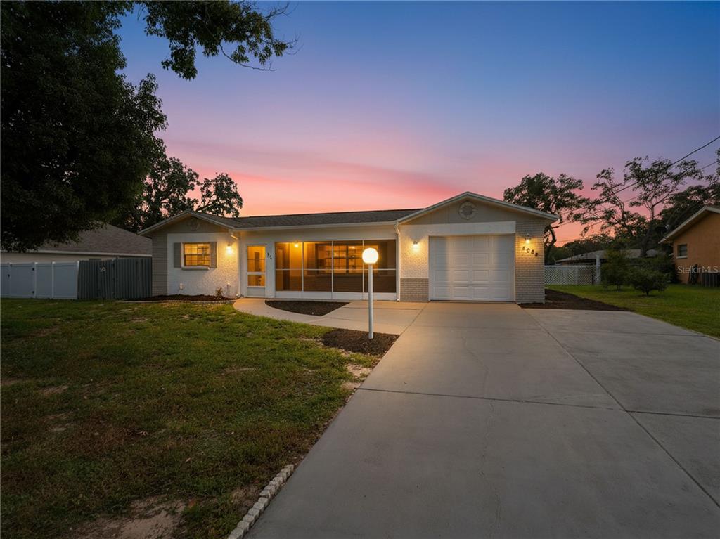 2048 WATERFALL DRIVE, SPRING HILL, FL — photo 2 of 39