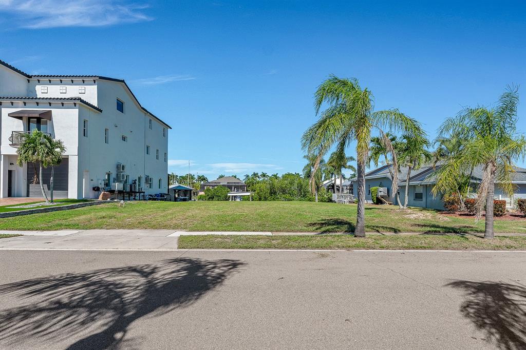 6508 BLACKFIN WAY, APOLLO BEACH, FL — photo 3 of 19