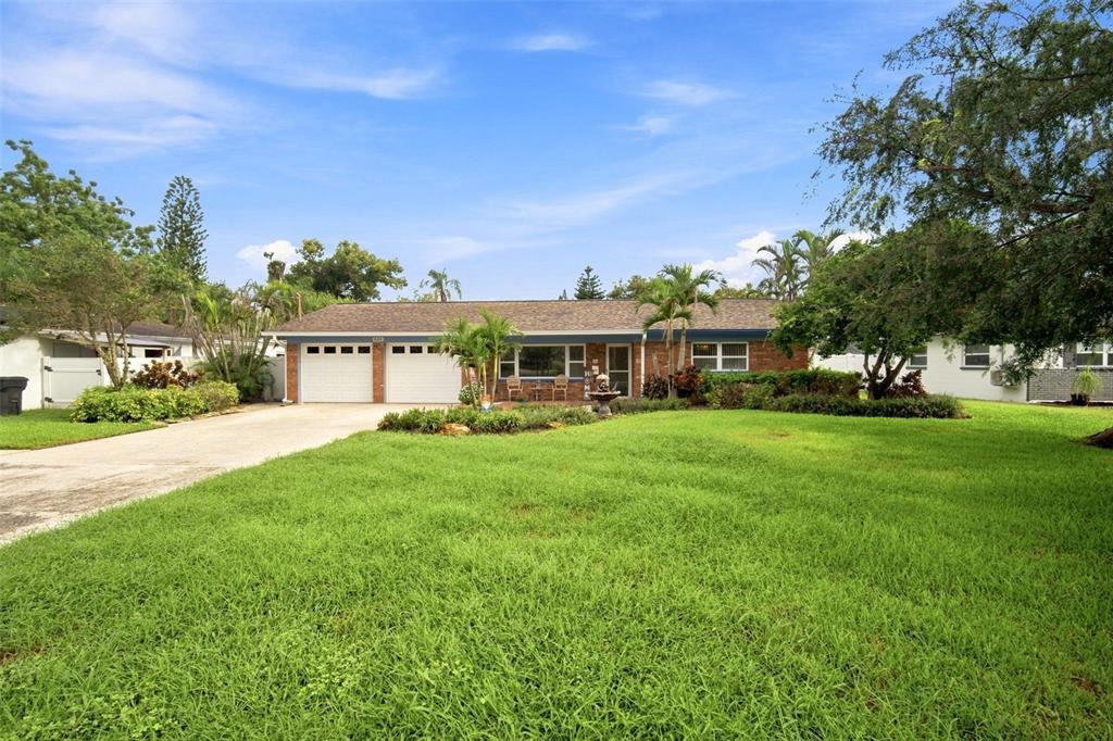 526 S LARRY CIRCLE, BRANDON, FL — photo 2 of 30