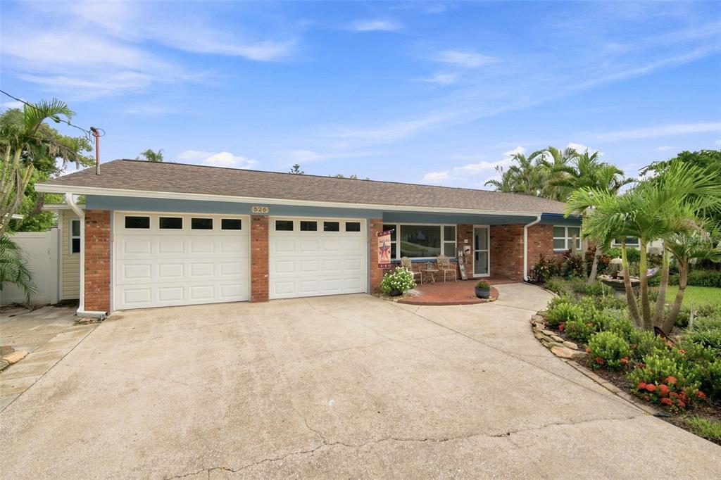 526 S LARRY CIRCLE, BRANDON, FL — photo 3 of 30