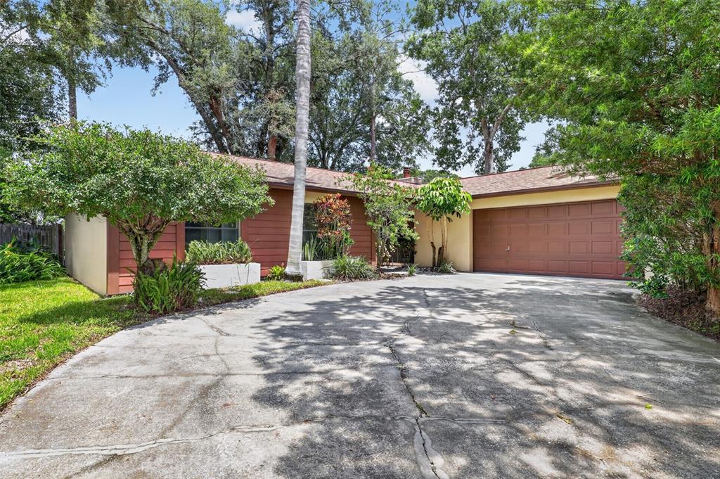 4015 DELLBROOK DRIVE, TAMPA, FL — photo 3 of 27