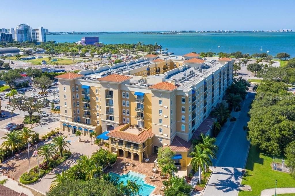 1064 N TAMIAMI TRAIL UNIT 1425